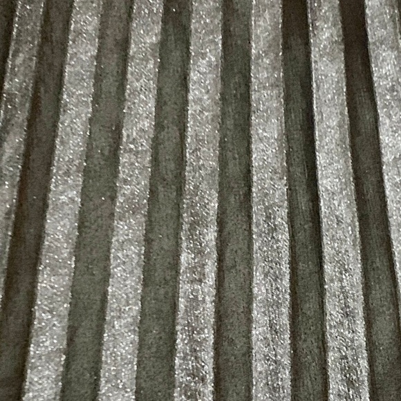 Trouve (Nordstrom) Pleated Metallic Skirt - Picture 7 of 7